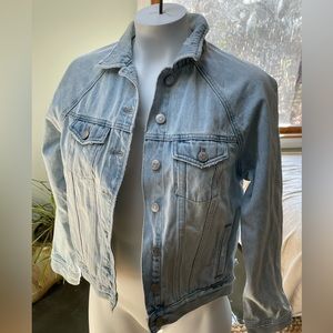 Madewell Distressed Light Wash Fitzgerald Jean Jacket XS